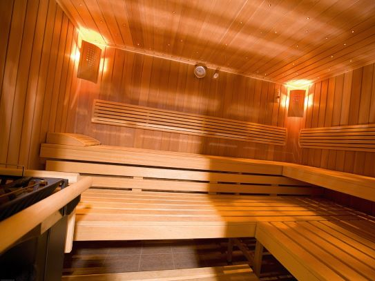 Entspannen Sie in der Sauna im Hotel Oasis Loipersdorf